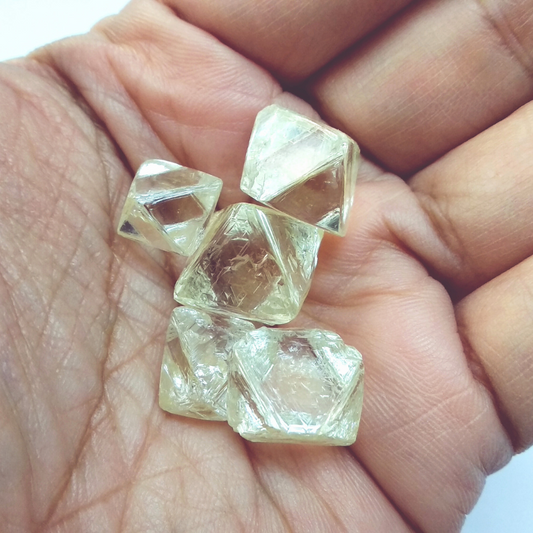 Natural vs Lab Grown Diamonds 101: Exploring the Key Similarities & Differences